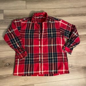 Nautica Red and Navy Plaid Men's Medium Button Up Long Sleeve Shirt 100% Cotton